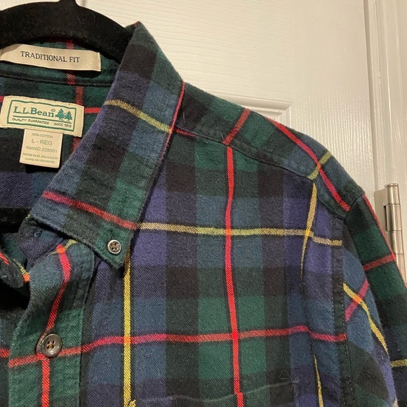 L.L. Bean Size L Navy Blue Green Scotch Plaid Cotton Flannel Button Down Shirt - Picture 4 of 10